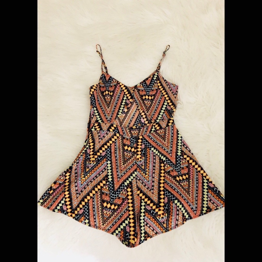 Patterned Colorful Romper - Picture 3 of 4